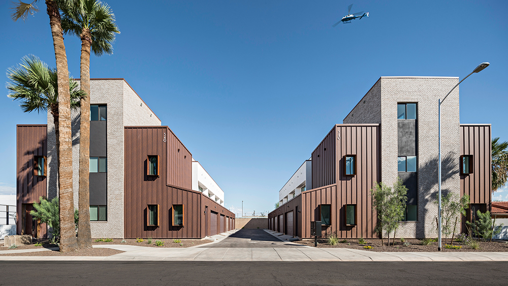 TOWNHOUSES IN CENTRAL PHOENIX WITH A MIDCENTURY LOOK