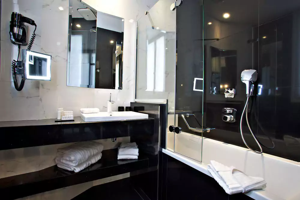 Midcentury modern decor - Hotel Maison Albar in Paris | You can visit us at our website, www.essentialhome.eu and check our Pinterest @midcenturyblog to get more #MidCenturyModern inspiration.
