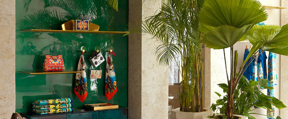 Midcentury modern interiors - Dolce and Gabbana opened a new boutique | You can visit us at our website, www.essentialhome.eu and check our Pinterest @midcenturyblog to get more #MidCenturyModern inspiration.