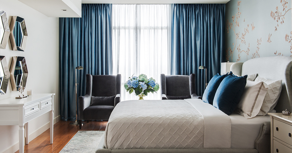 An Exotic Penthouse in Melbourne with Mid-Century Modern Decor Accents
