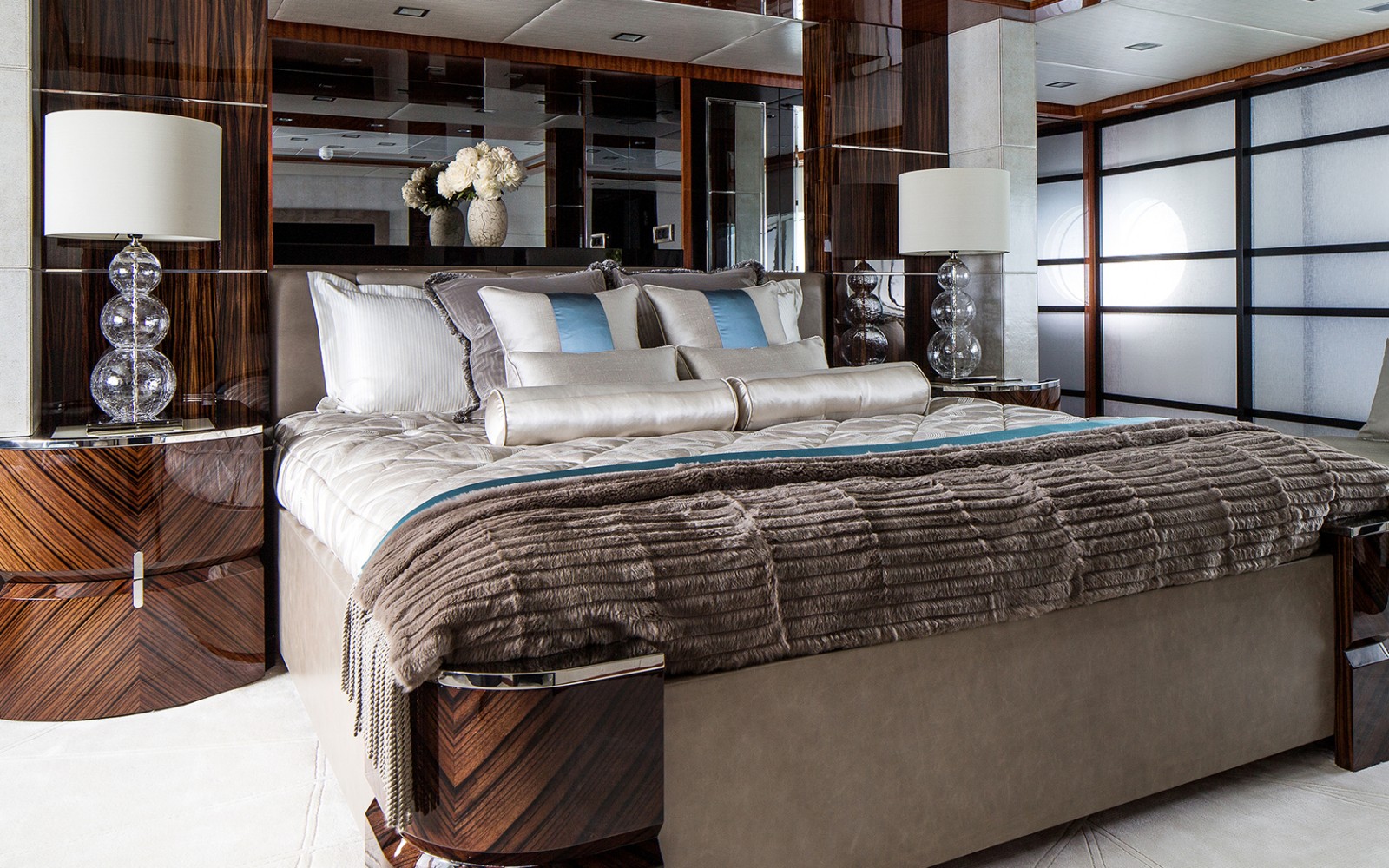 A Luxurious Yacht Design by H2 That Will Make You Want to Buy One