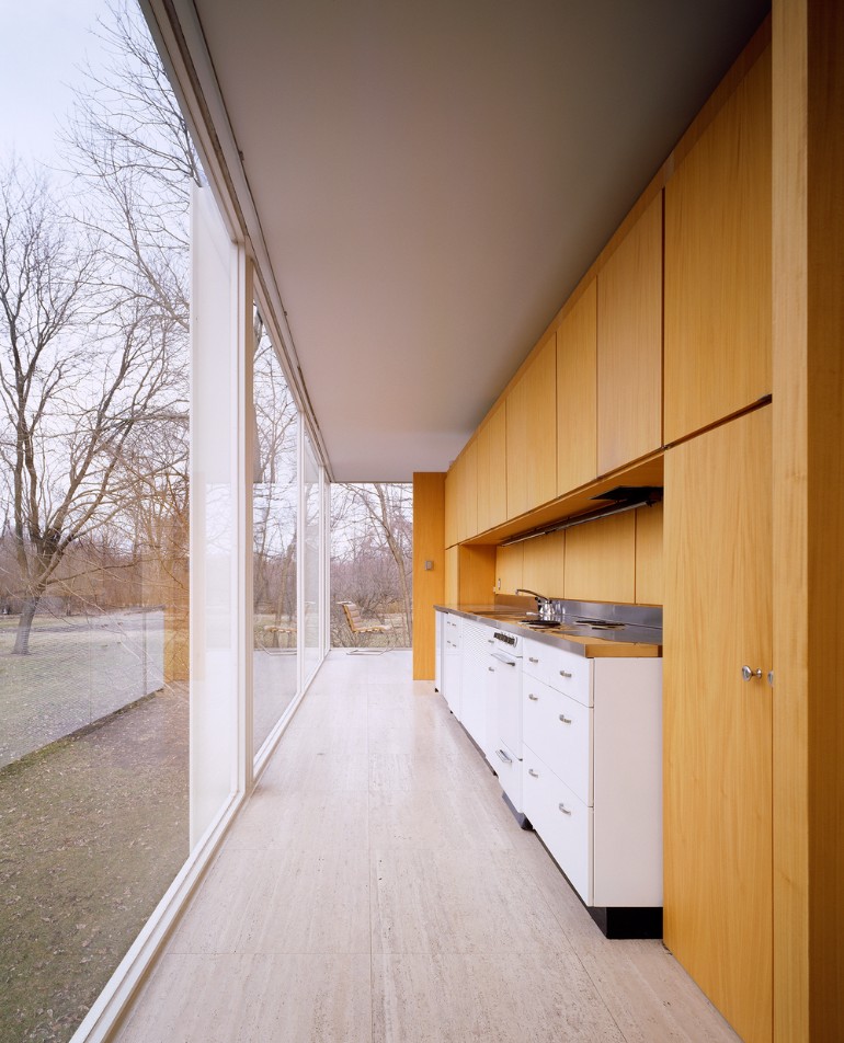 Mid Century Modern Icons The Farnsworth House By Mies Van