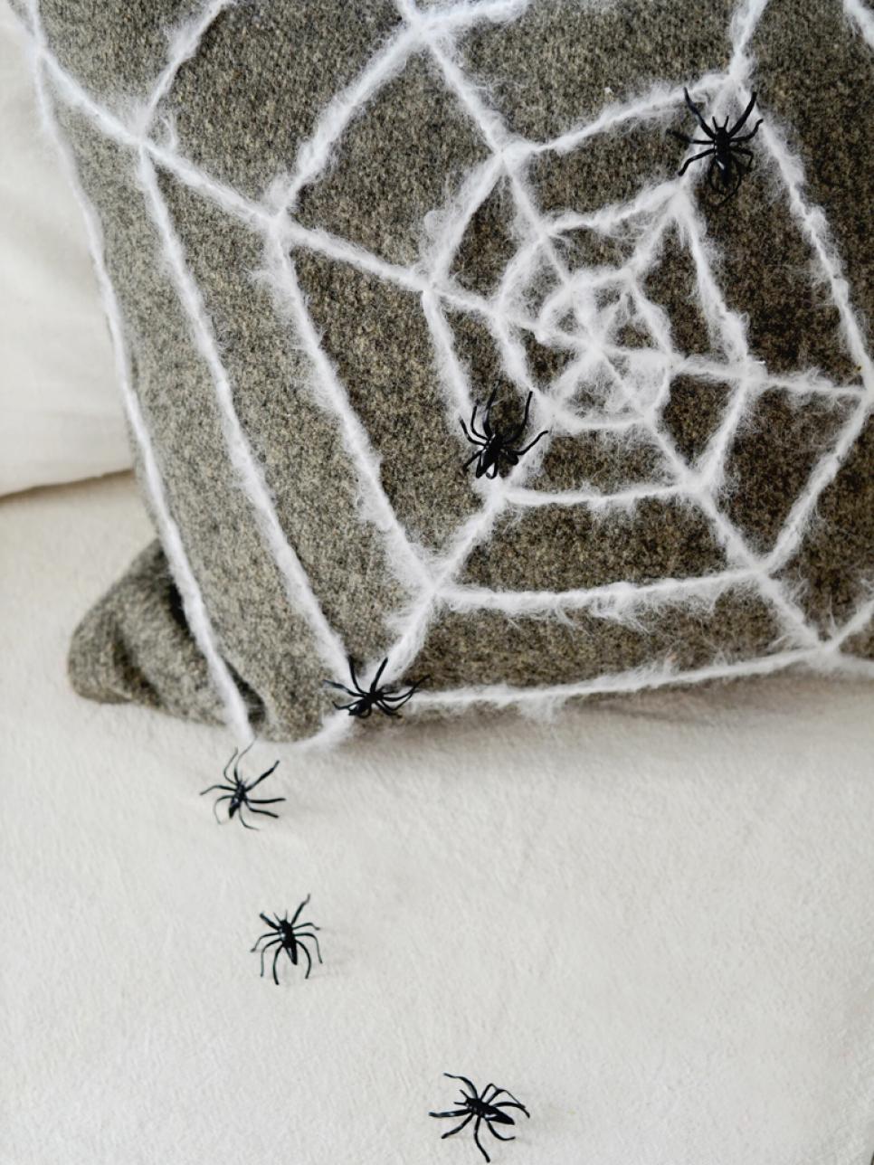 The Ultimate Checklist for a Chic Halloween Home Decor