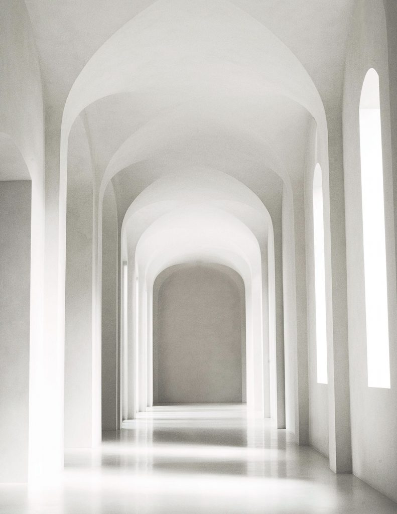 Get Inside Kim Kardashian & Kanye West’s Stunning Minimalist Home_4