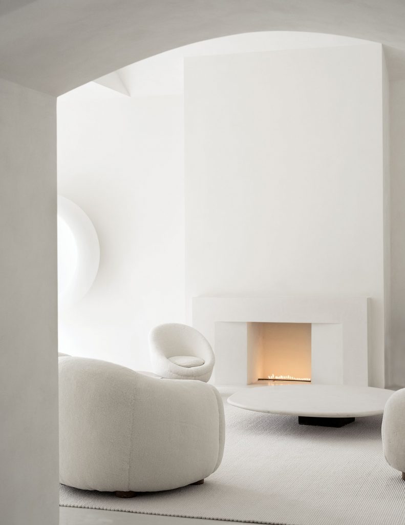 Get Inside Kim Kardashian & Kanye West’s Stunning Minimalist Home_5
