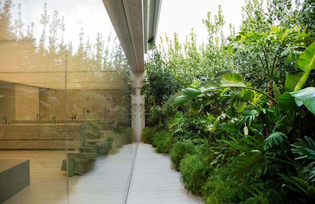 Get Inside Kim Kardashian & Kanye West’s Stunning Minimalist Home_7