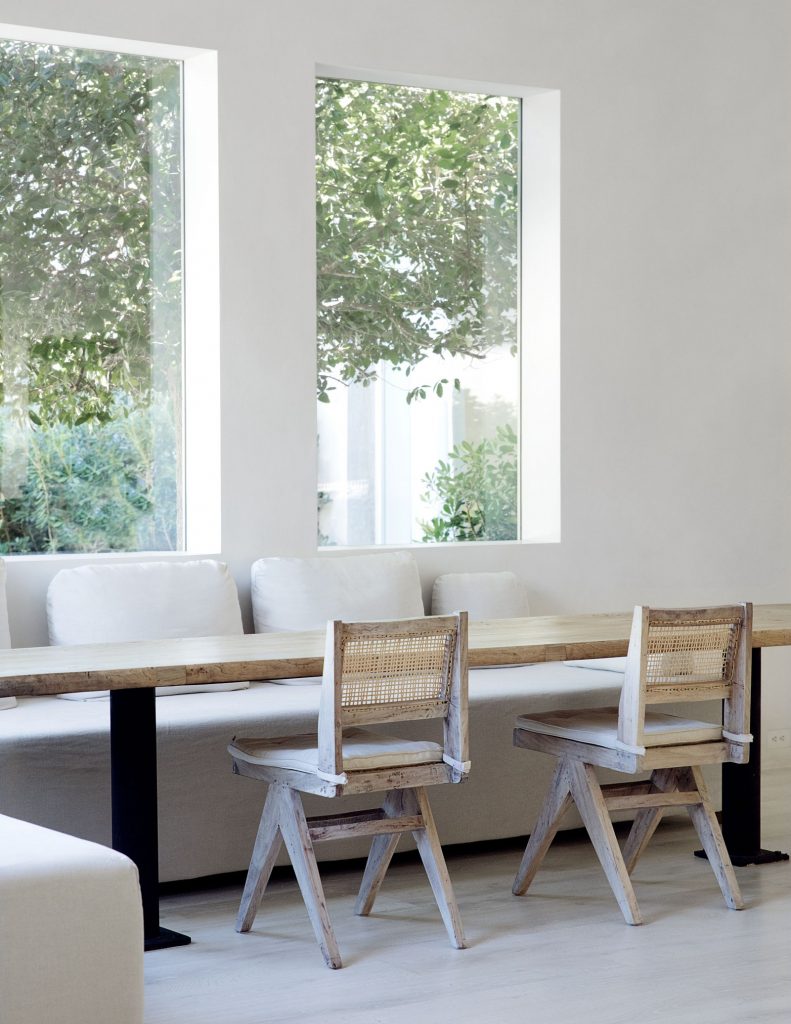 Get Inside Kim Kardashian & Kanye West’s Stunning Minimalist Home_9