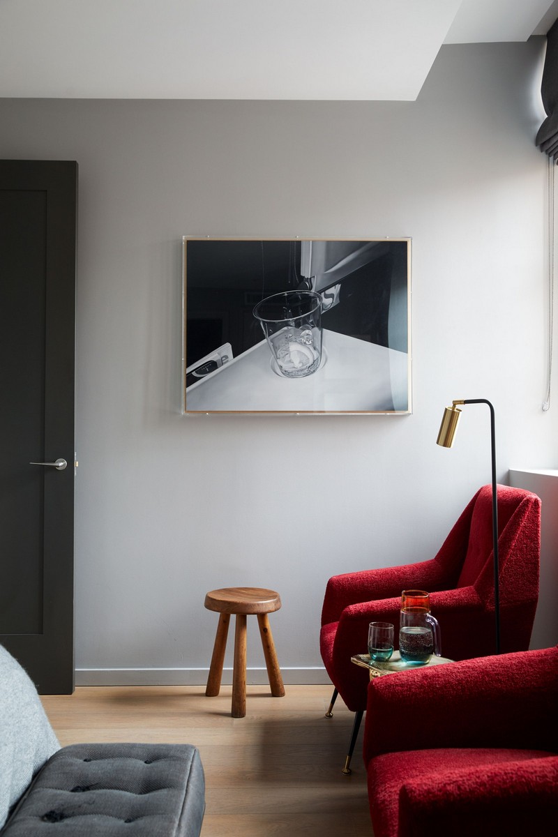 Inside Tour Through Jason Basmajian's Cosmopolitan London Flat