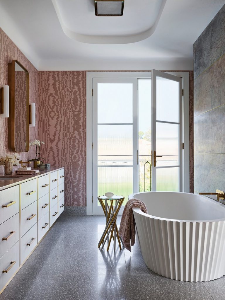 10 Luxury Bathroom Ideas You Will Fall In Love With_2