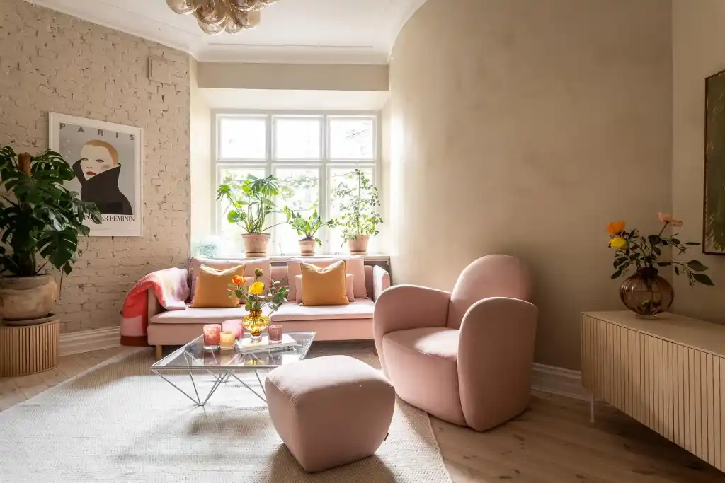 12 Pink Sofa Living Room Ideas For A Warm Yet Bold Effect_5