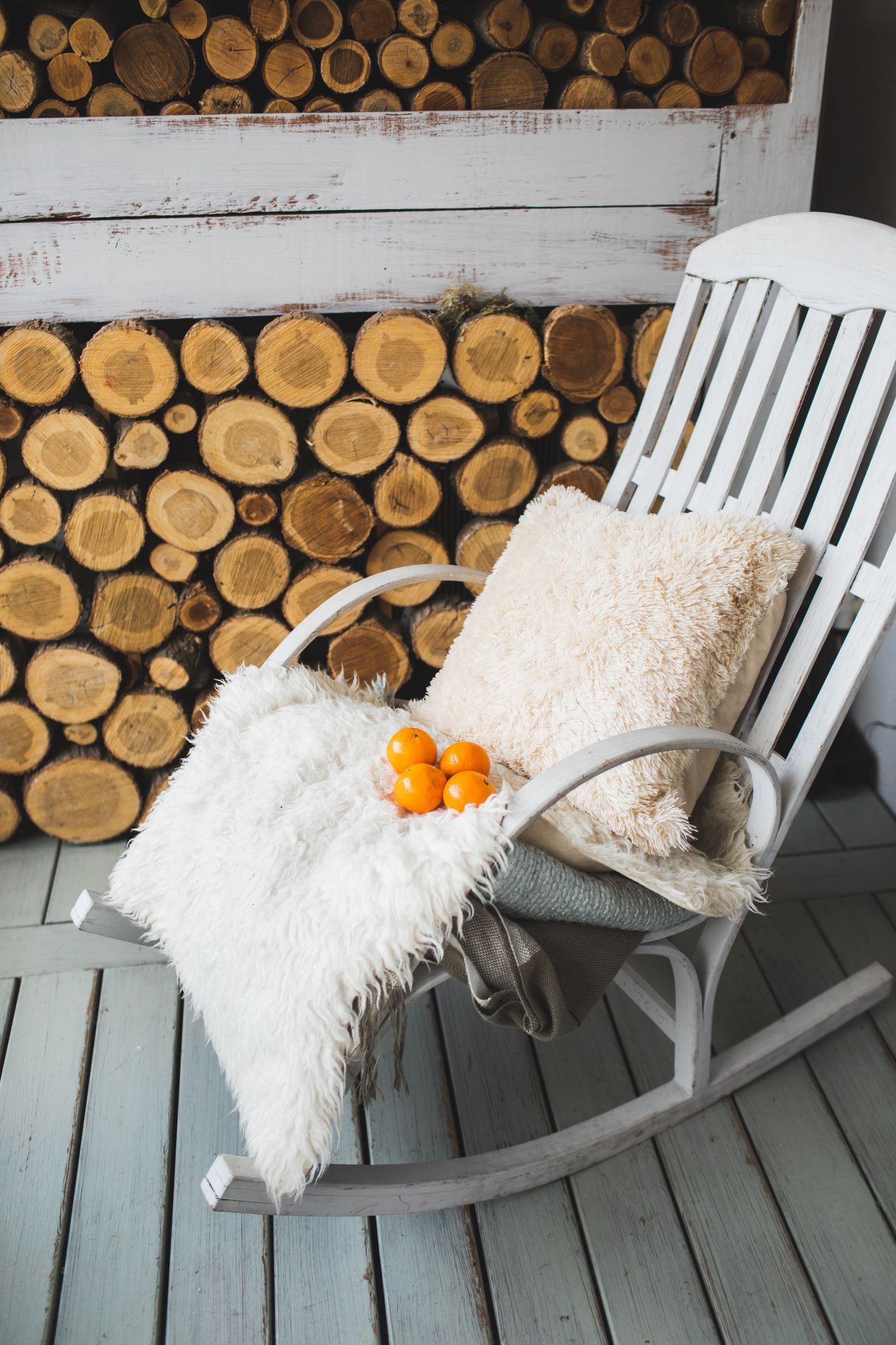22 Enchanting Fall Porch Decor Ideas To Try This Year_3