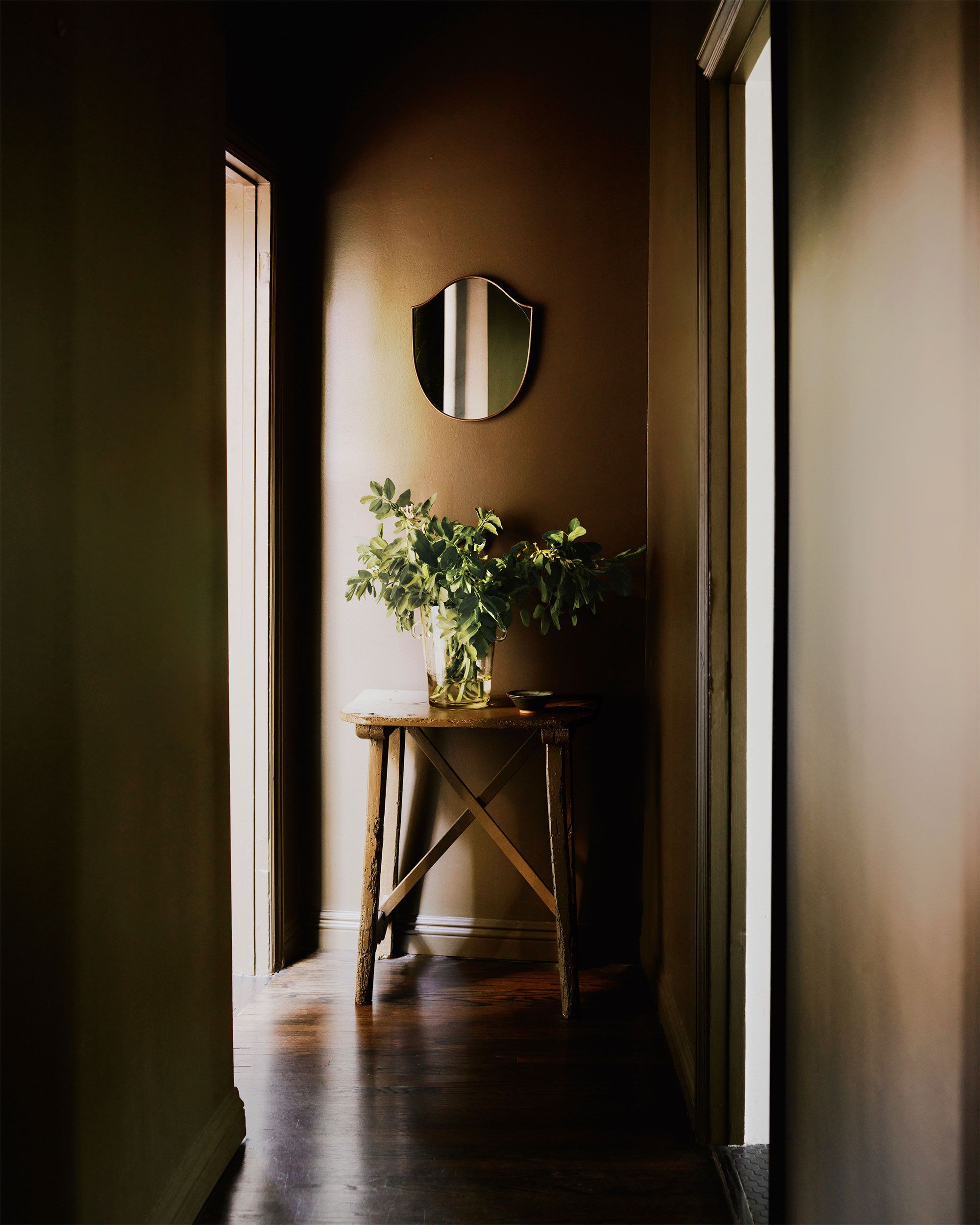 11 Hallway Decor Ideas Worth Narrowing In On_1