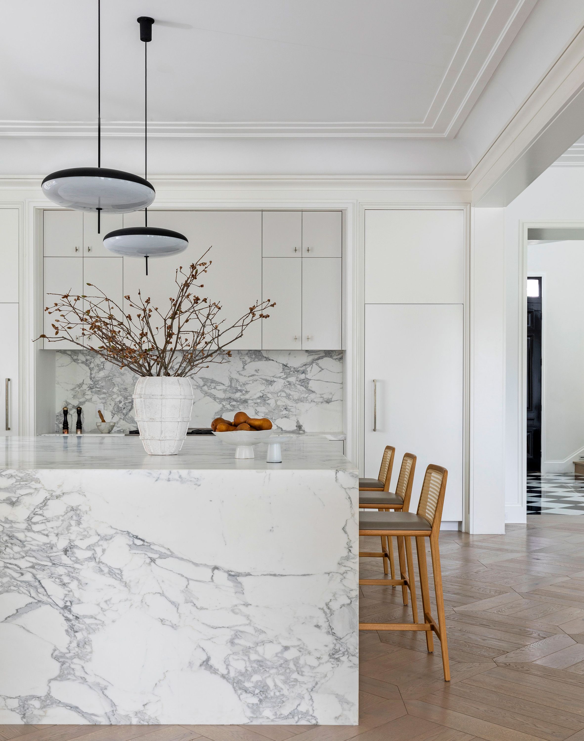 A Francophile Retreat in Houston With Mid-Century And Contemporary Influences_4