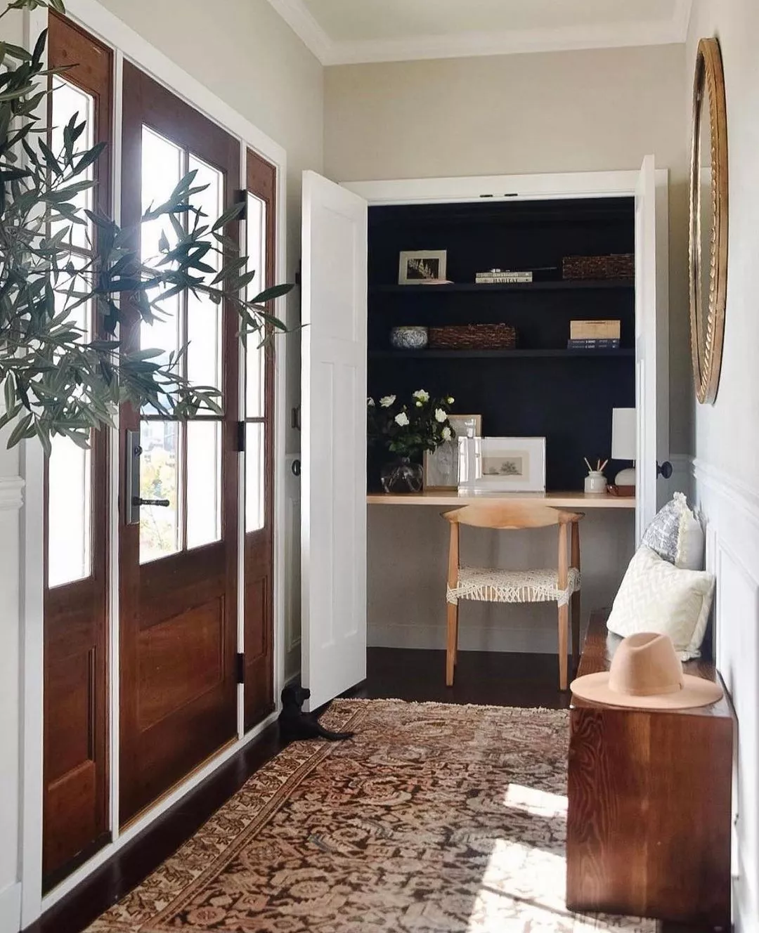 35 Closet Offices You'd Be Happy to Work From