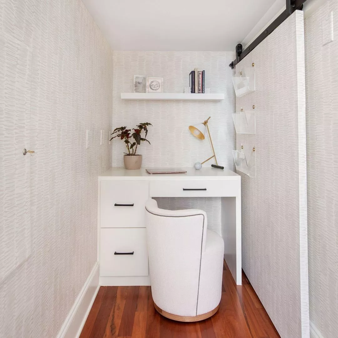 35 Closet Offices You'd Be Happy to Work From