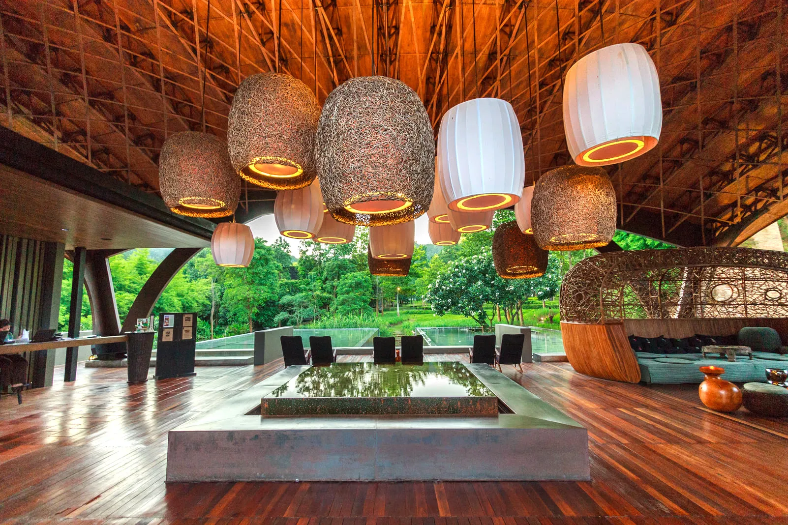 The 29 Most Stunning Hotel Lobbies In The World_21