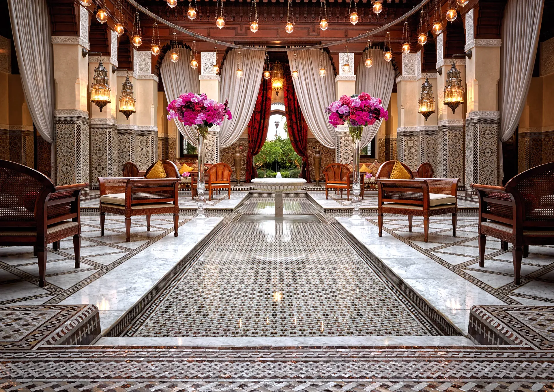 The 29 Most Stunning Hotel Lobbies In The World_23