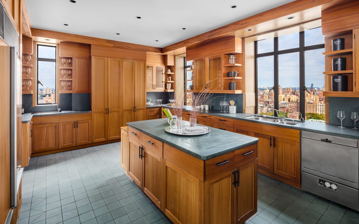 15 Celebrities With The Most Expensive Houses_28   15 Celebrities With The Most Expensive Houses 24 1200x750