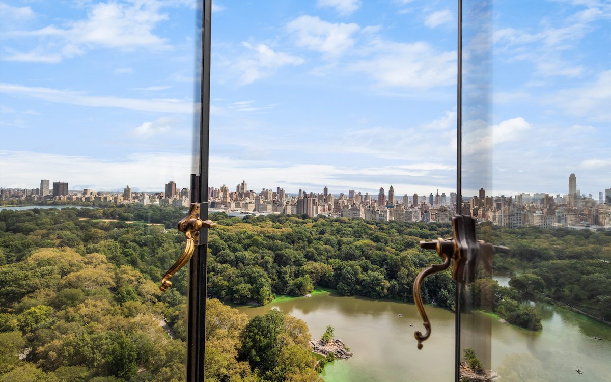 15 Celebrities With The Most Expensive Houses_28   15 Celebrities With The Most Expensive Houses 28 1200x750