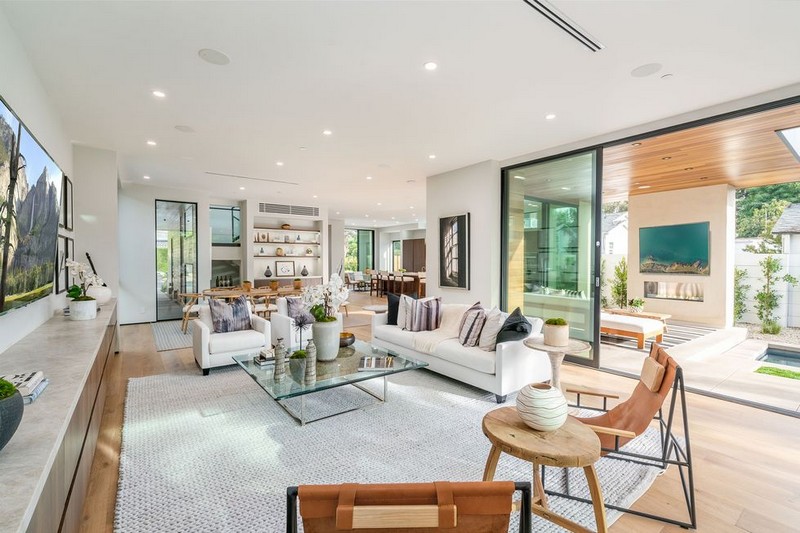Steal The Look From John Legend and Chrissy Teigen Hollywood Home With The Right Pieces!    Steal The Look From John Legend and Chrissy Teigen Hollywood Home With The Right Pieces 4