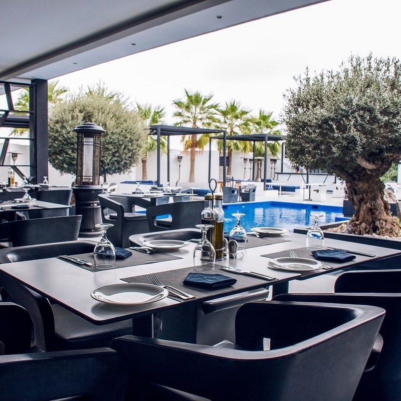 Fall-In-Love-With-The-Mid-Century-Modern-Design-Interiors-Of-This-Restaurant-In-Bahrain Fall-In-Love-With-The-Mid-Century-Modern-Design-Interiors-Of-This-Restaurant-In-Bahrain Fall In Love With The Mid-Century Modern Design Interiors Of This Restaurant In Bahrain! mid-century modern design Fall In Love With The Mid-Century Modern Design Interiors Of This Restaurant In Bahrain! Fall In Love With The Mid Century Modern Design Interiors Of This Restaurant In Bahrain
