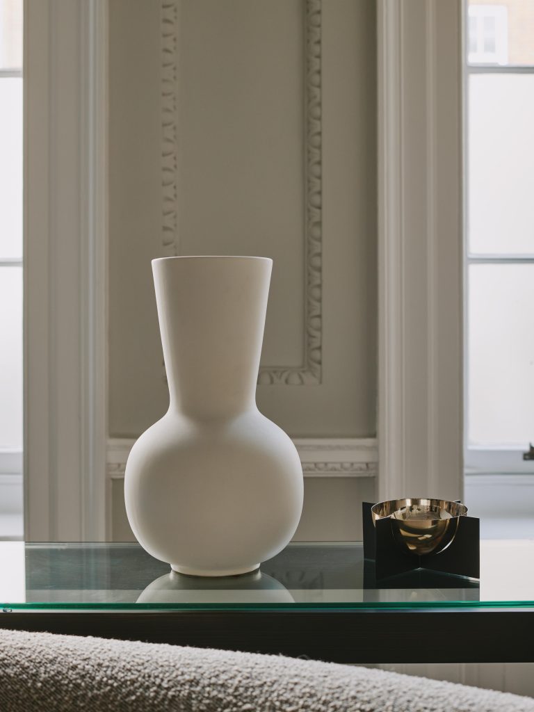 The Mayfair Mansion By Bergman Interiors Is An Example Of Pure Contemporary Luxury_4   The Mayfair Mansion By Bergman Interiors Is An Example Of Pure Contemporary Luxury 4 768x1024
