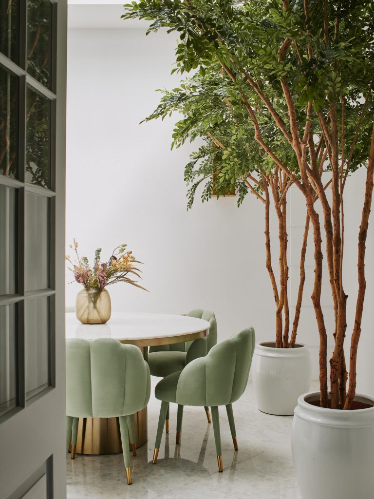 The Mayfair Mansion By Bergman Interiors Is An Example Of Pure Contemporary Luxury_8   The Mayfair Mansion By Bergman Interiors Is An Example Of Pure Contemporary Luxury 8 768x1024