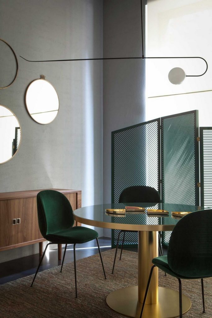 10 Mid Century Dining Chairs That Will Bring The Glamour Inside 6 683x1024 1