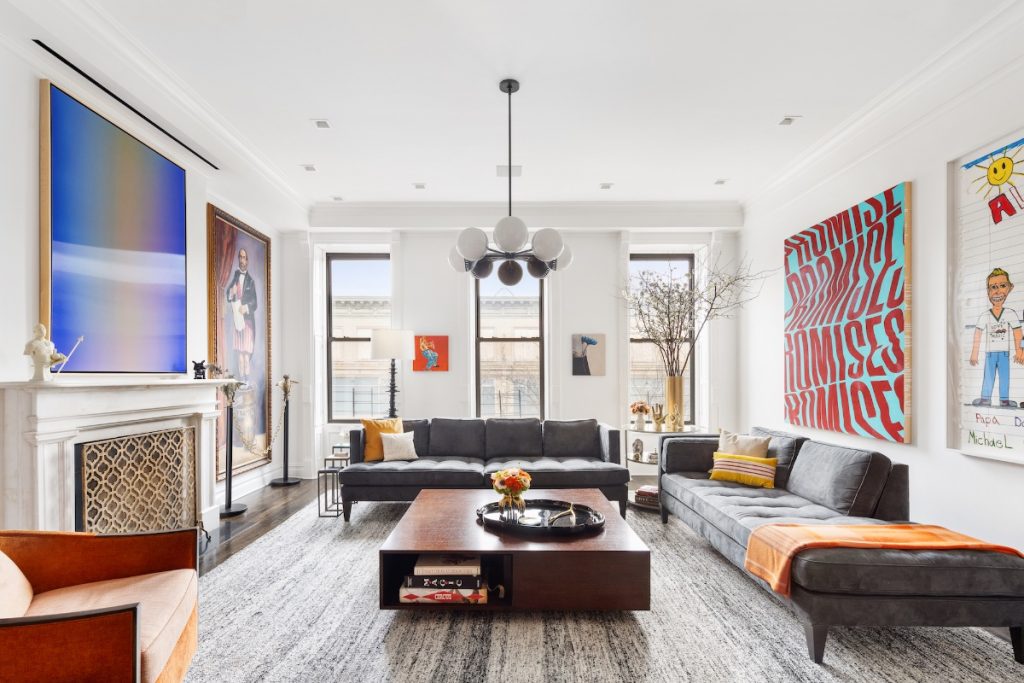colorful eclectic living room 1024x683