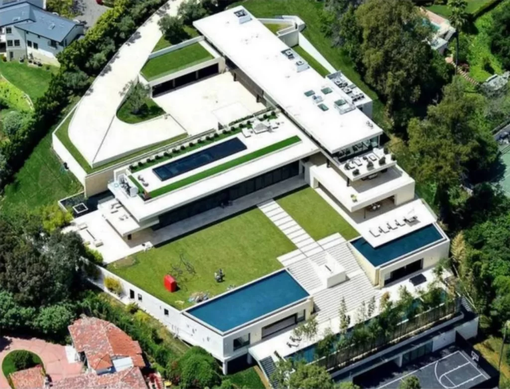 15 Celebrities With The Most Expensive Houses 1 1 1024x781