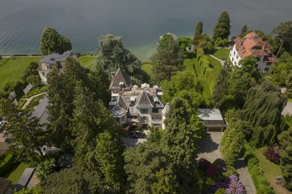 15 Celebrities With The Most Expensive Houses_2   15 Celebrities With The Most Expensive Houses 2 1024x683