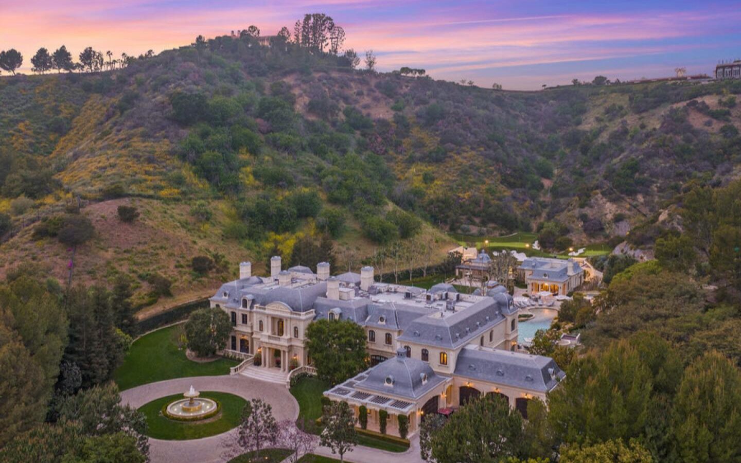 15 Celebrities With The Most Expensive Houses_1   15 Celebrities With The Most Expensive Houses 2 1440x900