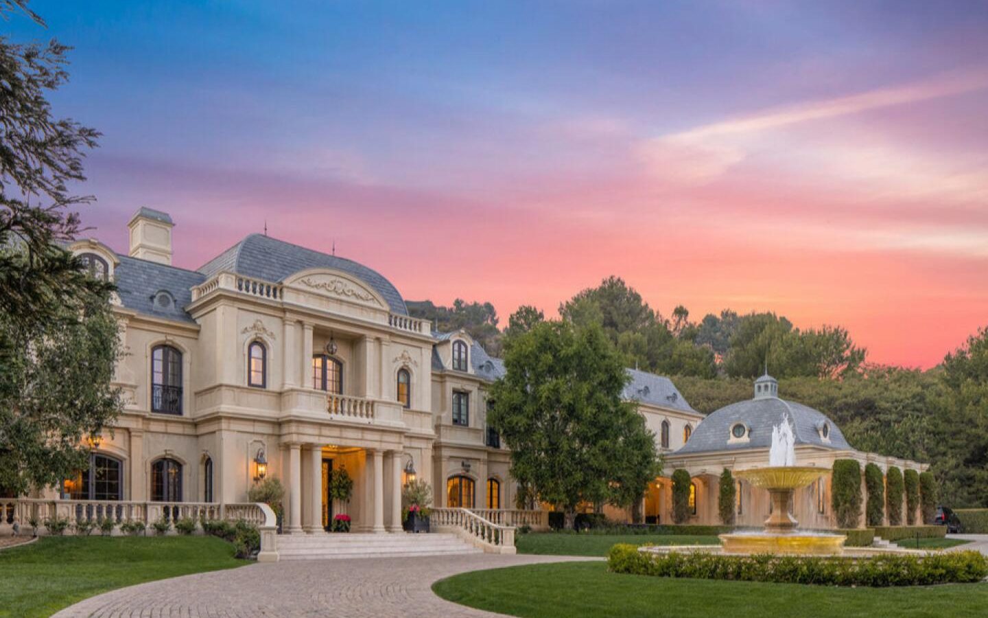 15 Celebrities With The Most Expensive Houses_1   15 Celebrities With The Most Expensive Houses 3 1440x900